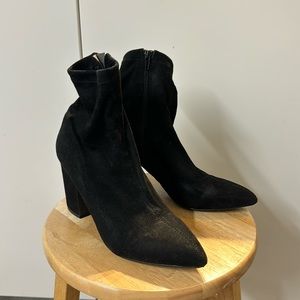Steve Madden Sora Suede Boots with pointed toe
